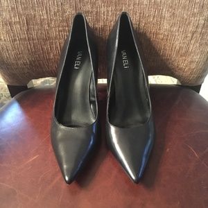 New Vaneli Black Leather Pointed Pump